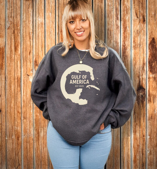 Official Earth gulf of America est 2025 T-Shirt